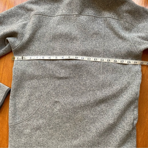 Patagonia half zip sweater - Picture 3 of 9